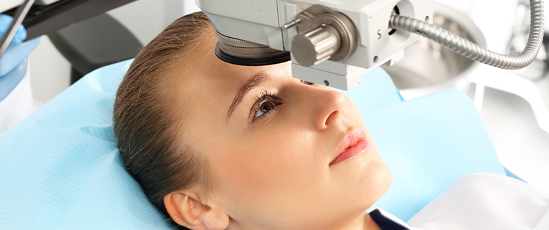 How Do I Keep My Eyes Open During LASIK Surgery? 